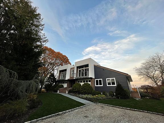 4th image of 19 Quantuck Bay Ln