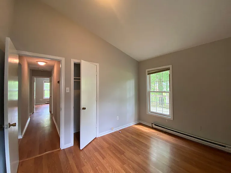 7505 Hawthorne Ave — Photo 6