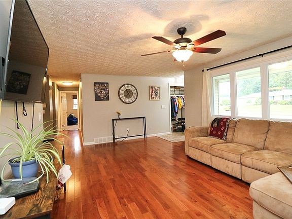 5th image of 244 Southridge Dr