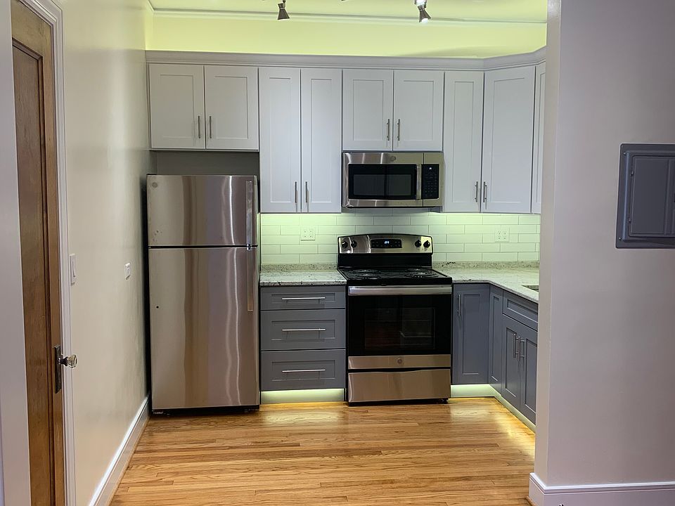 1st image of 1020 W Ardmore Ave #201