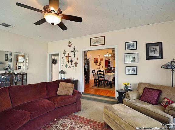5th image of 342 S Chestnut Ave