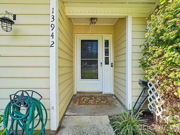 3rd image of 13942 Dannemara Dr