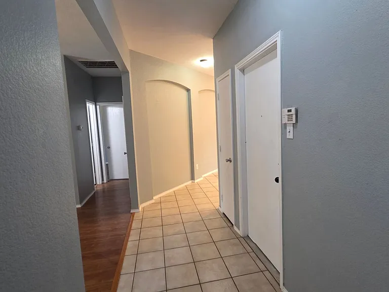 5820 Show Master Ln — Photo 25