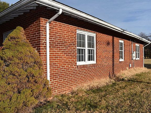 2nd image of 4794 N Valley Pike