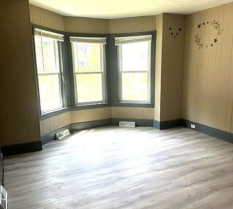 8th image of 627 Prospect Avenue