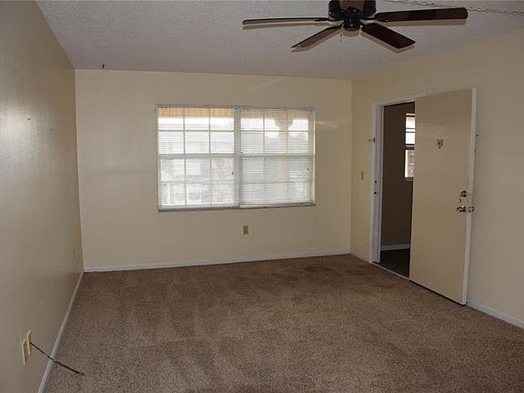 4th image of 1920 E Edgewood Dr APT T4