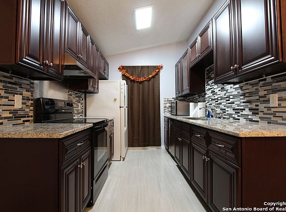 2nd image of 12003 El Sendero St