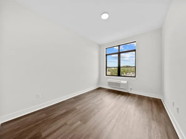 121 34th Street image 105 of 213