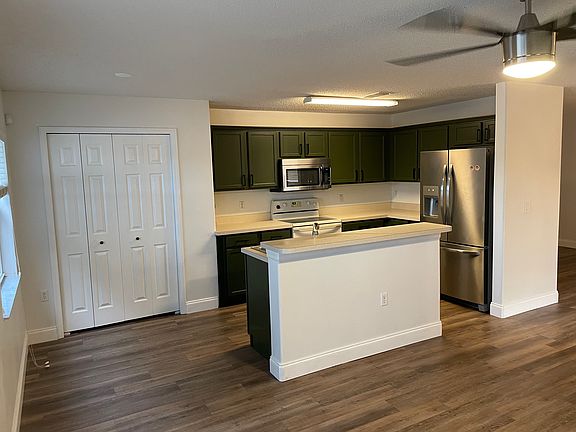 3rd image of 5254 Calabash Pl