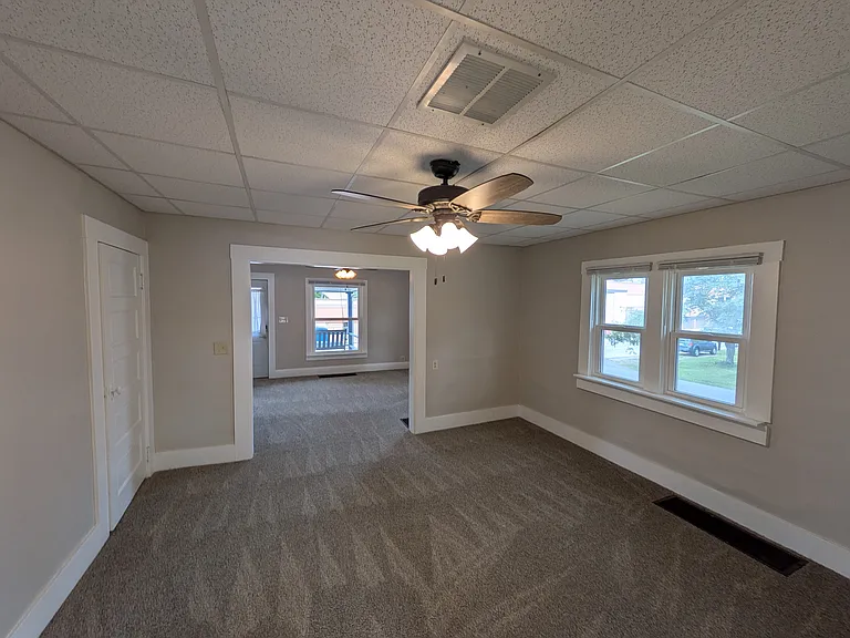 1102 Hickory St — Photo 4