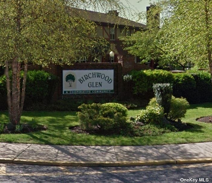 1st image of 10 Glen Hollow Dr #C2