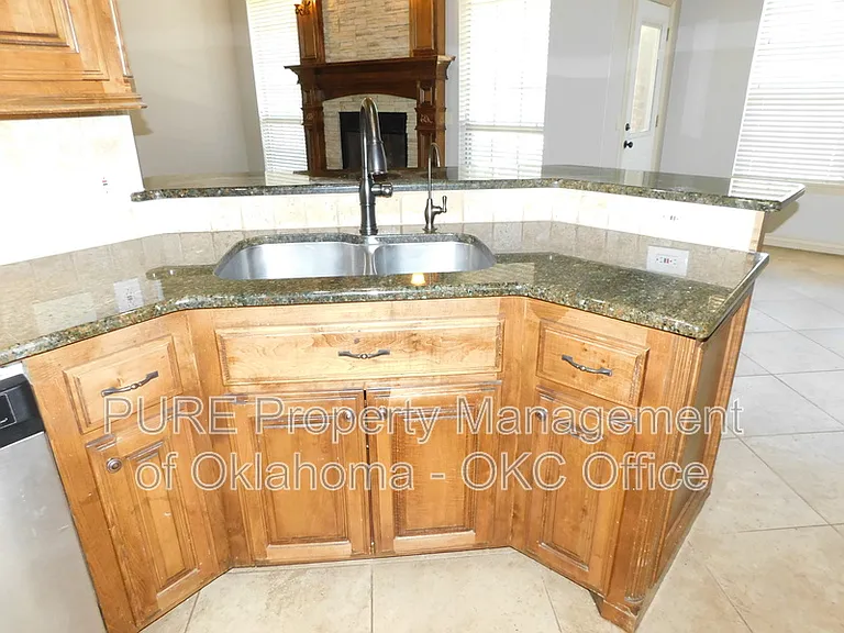 1100 Kelsi Dr — Photo 6