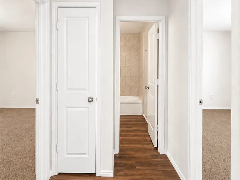 3903 Pioneer Dr — Photo 11