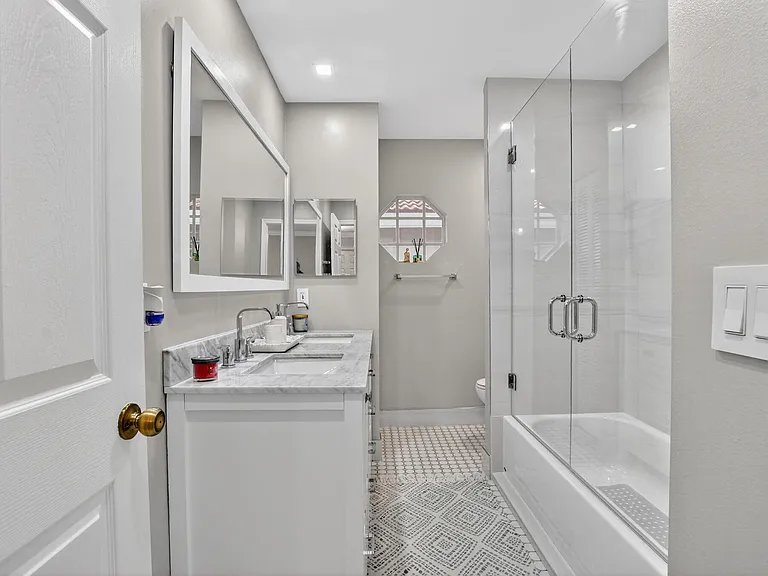 18280 Coral Isles Dr — Photo 46