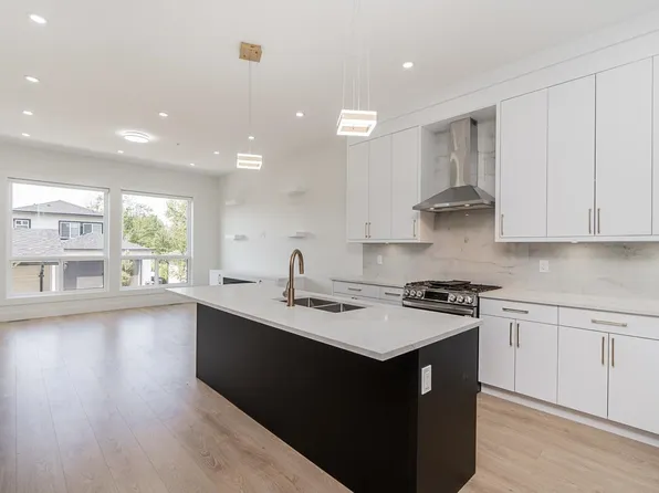 20535 74b Ave, Langley, BC V2Y 3S8