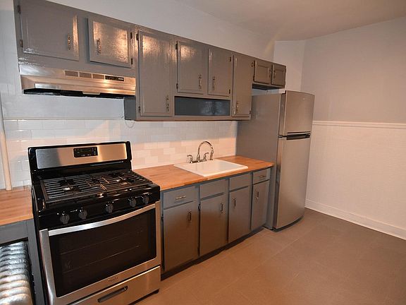 2nd image of 2034 E Auburn St