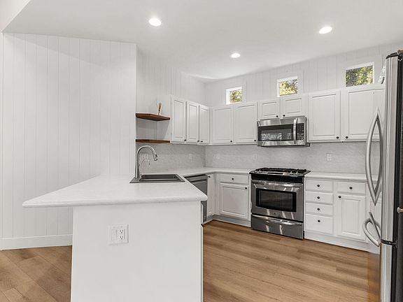 3rd image of 19527 Lost Lake Dr