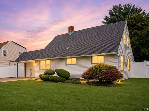 30 Bent Lane, Levittown, NY 11756
