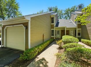 41 Cambridge Rd, Bedminster, NJ 07921