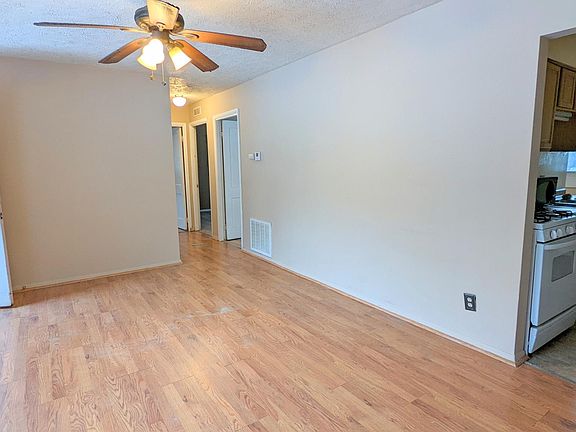 3rd image of 2027 Catalpa Ave