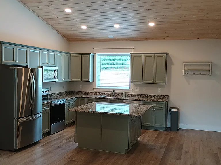 156 Hospital Cir — Photo 3