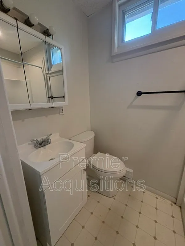 1 bed, 1.0 bath, $850 — Photo 4