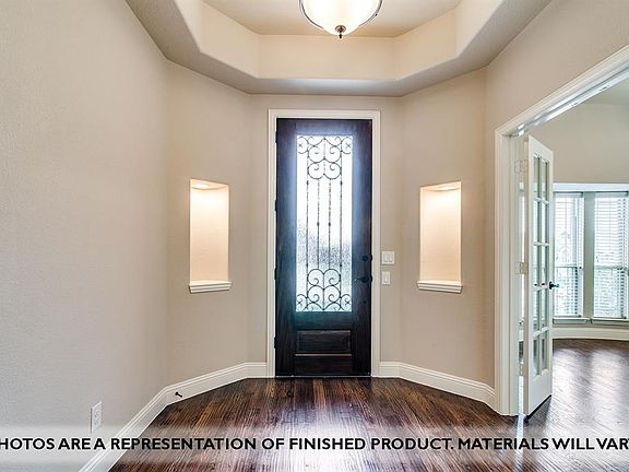 4th image of 801 Lyndhurst Dr