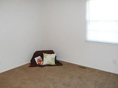 4th image of 1932 E Moray Ct