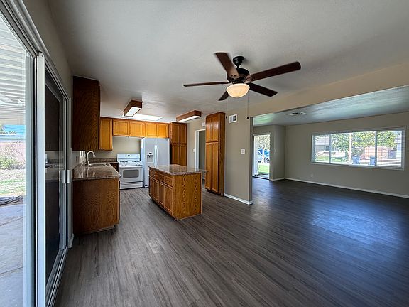 5th image of 1693 Blackwall Dr