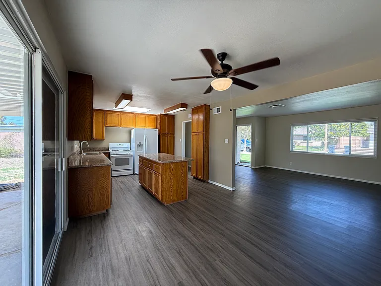 1693 Blackwall Dr — Photo 5