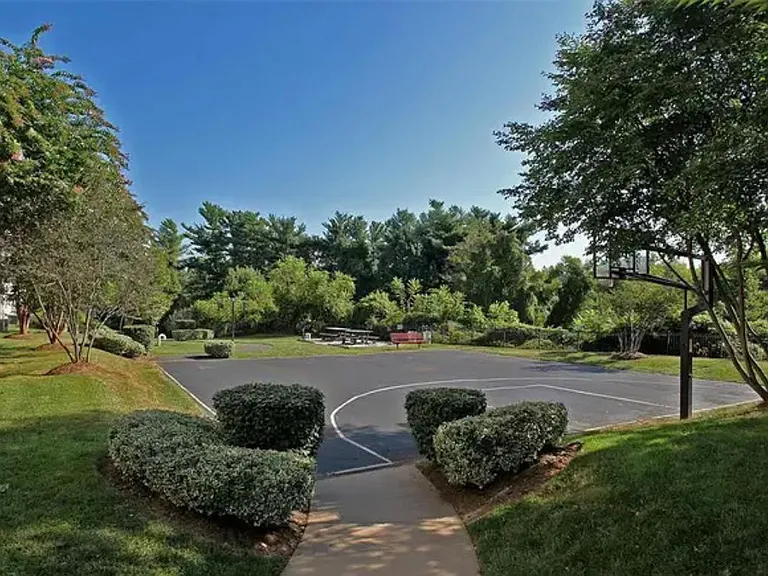 1600 Spring Gate Dr #2404 — Photo 29