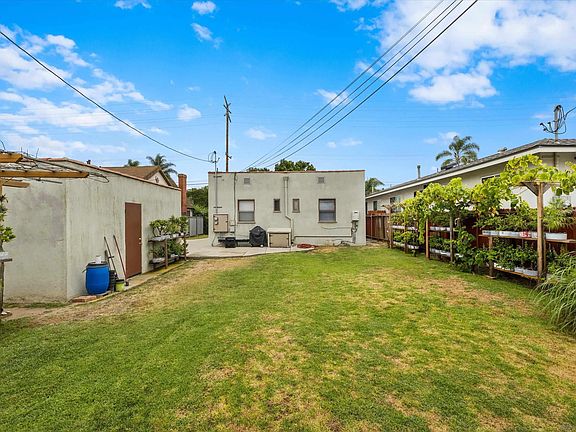 5th image of 3562 Orange Ave