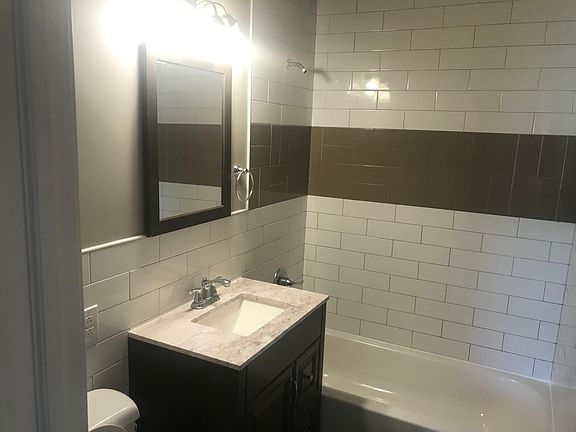 5th image of 3450 S Hiram Ave