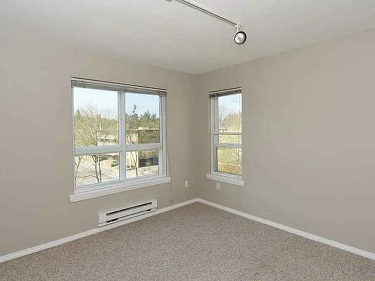 2805 NE 125th St #501 — Photo 9