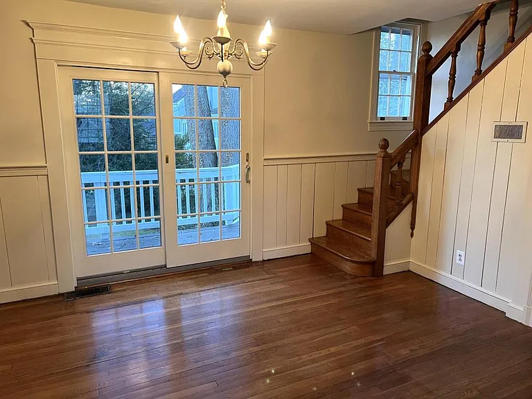 4027 N Glebe Rd — Photo 3