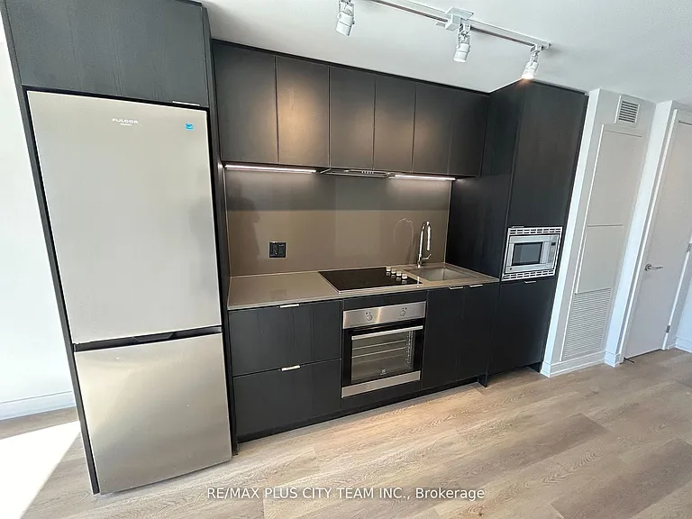 1 Jarvis St E #527 — Photo 6