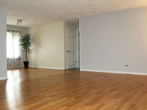 3rd image of 119 S Pleasant Ave