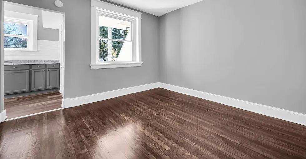 2419 Barton Ave — Photo 2
