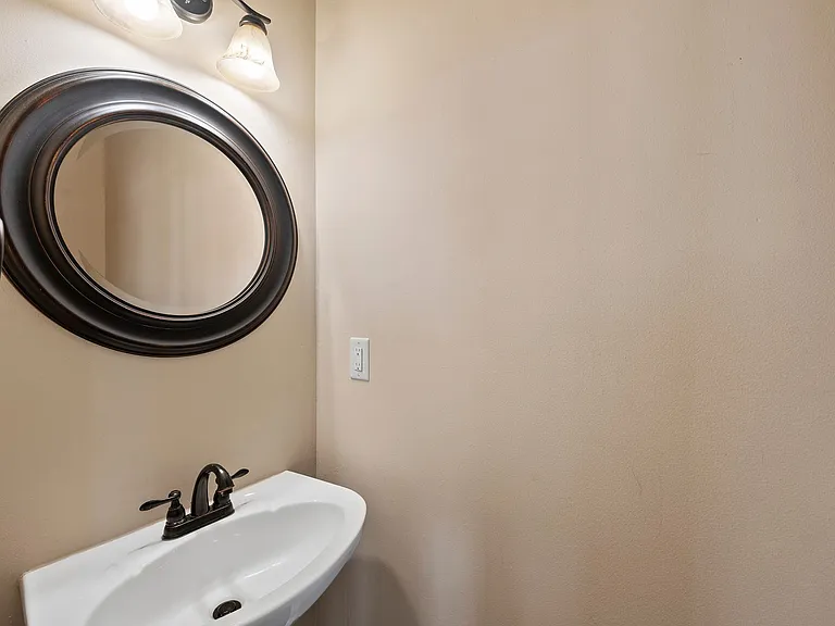 101 Palmwood Ct — Photo 24