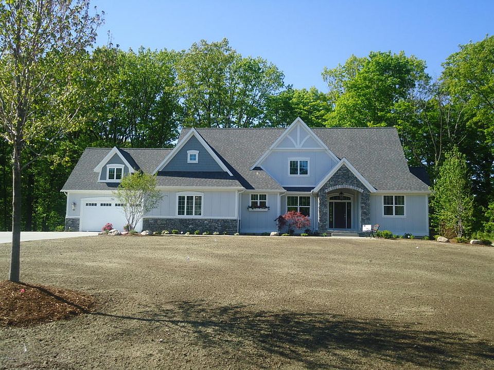 1st image of 750 Chancellor Dr SW