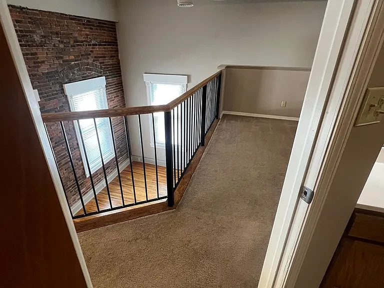 313 Park Central E #303 — Photo 24