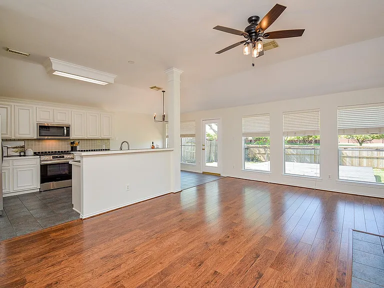 3815 Summerfield Dr — Photo 6
