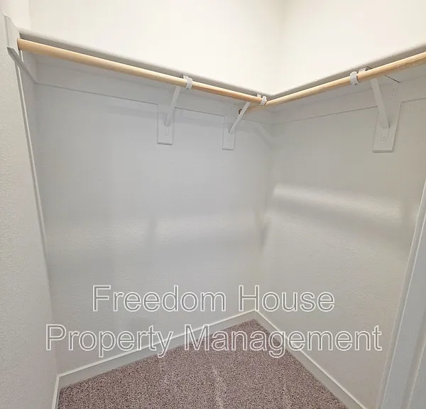 710 E Huyana Wind Dr — Photo 9