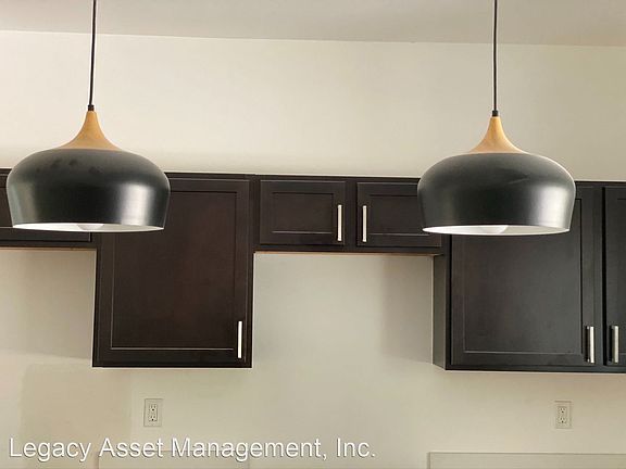 4th image of 1631 E 5th St #1631