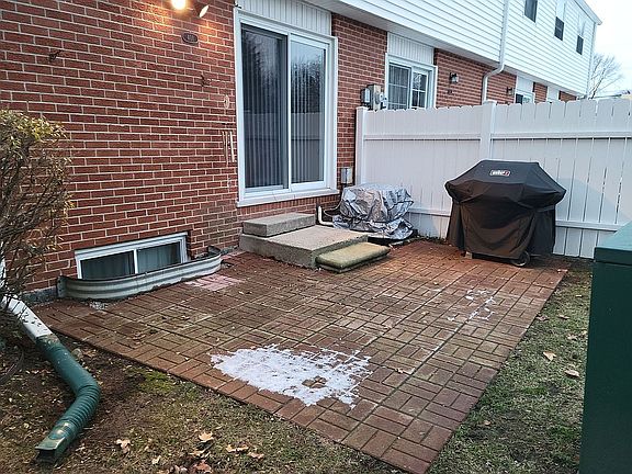 2nd image of 45401 Kensington St #196