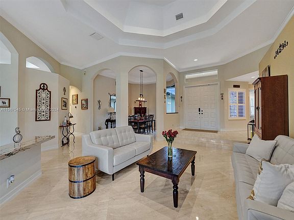 4th image of 2471 Eagle Run Dr