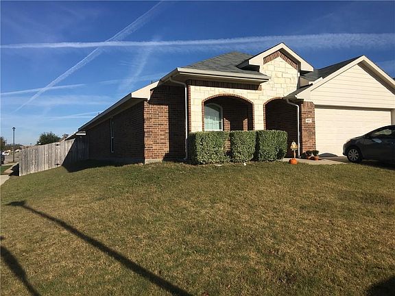 2nd image of 601 Antonio Ln
