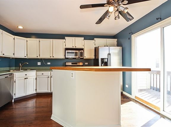 4th image of 18834 S Vanderbilt Dr #B