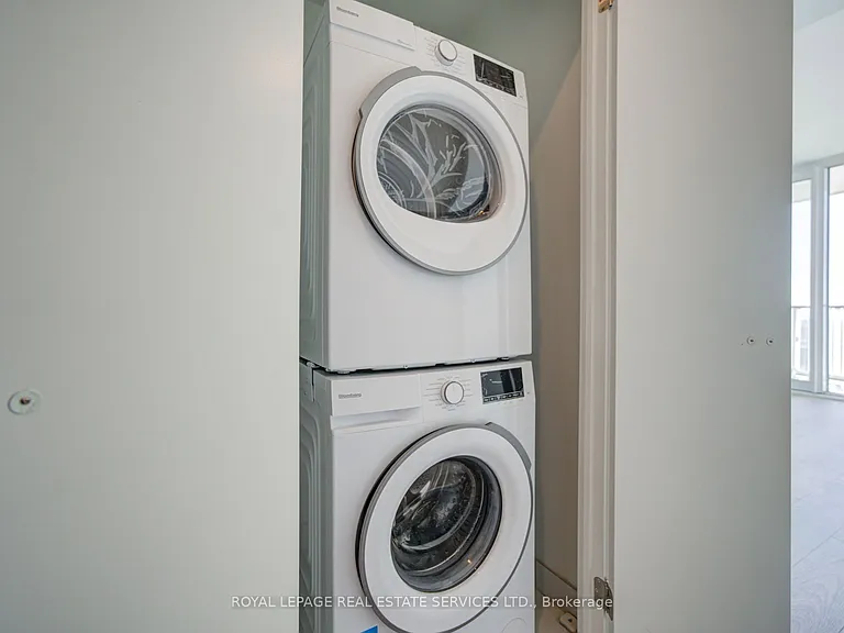 1 Fairview Rd E #2202 — Photo 26