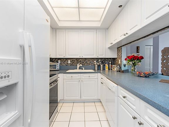 5th image of 9725 NW 52nd St APT 216
